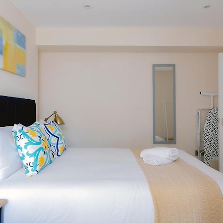 Two Bedroom Apartment Near Hyde Park And Oxford Street London Exterior photo