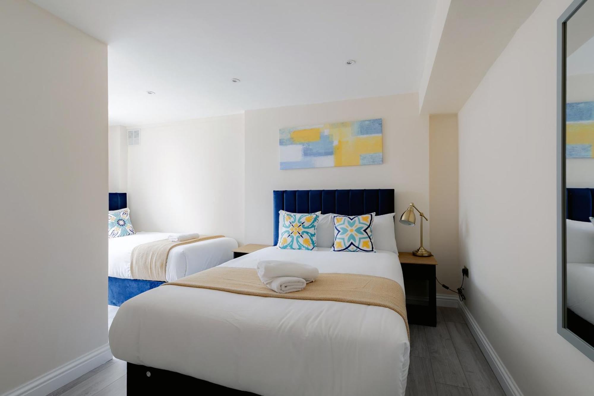 Two Bedroom Apartment Near Hyde Park And Oxford Street London Exterior photo