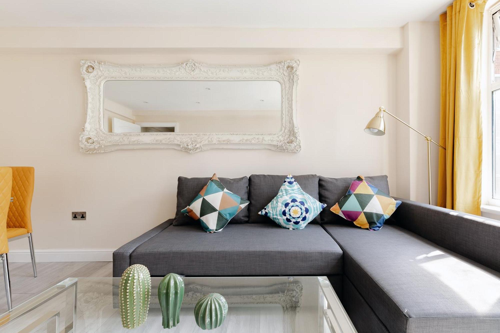 Two Bedroom Apartment Near Hyde Park And Oxford Street London Exterior photo